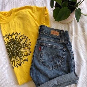 Perfect LEVI’S shorts🌻